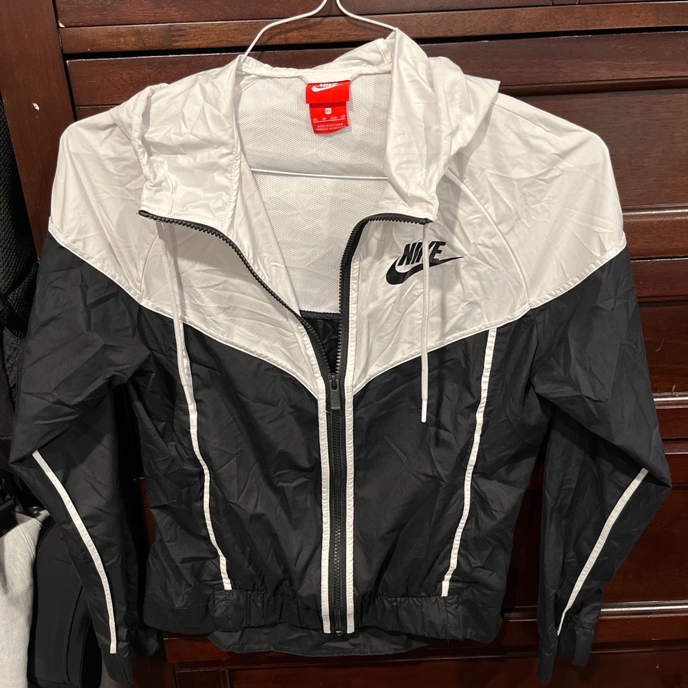 Nike Women’s Windbreaker